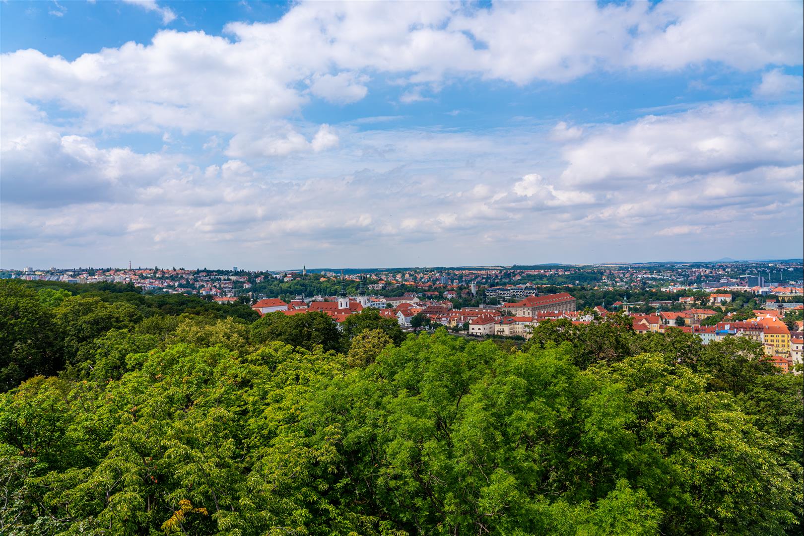 [捷克/布拉格] 佩特任瞭望塔 ，布拉格老城區山丘，登塔 360 度欣賞布拉格市景