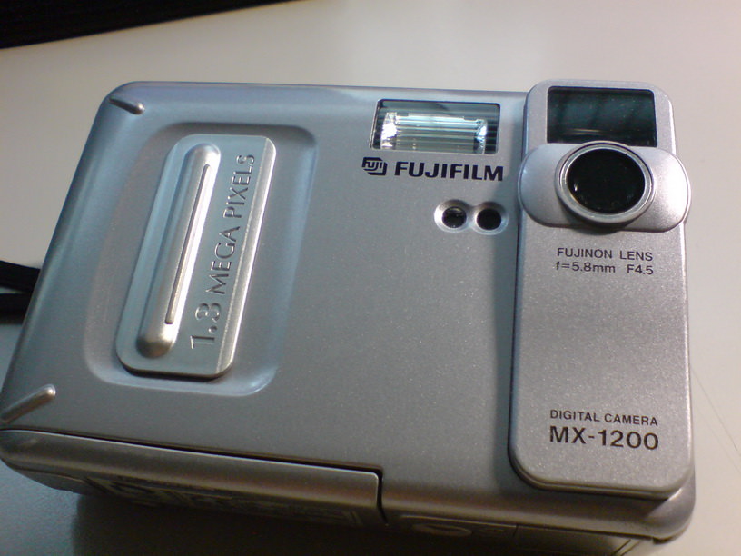 我的攝影記錄..第一台拍的數位相機 富士MX1200