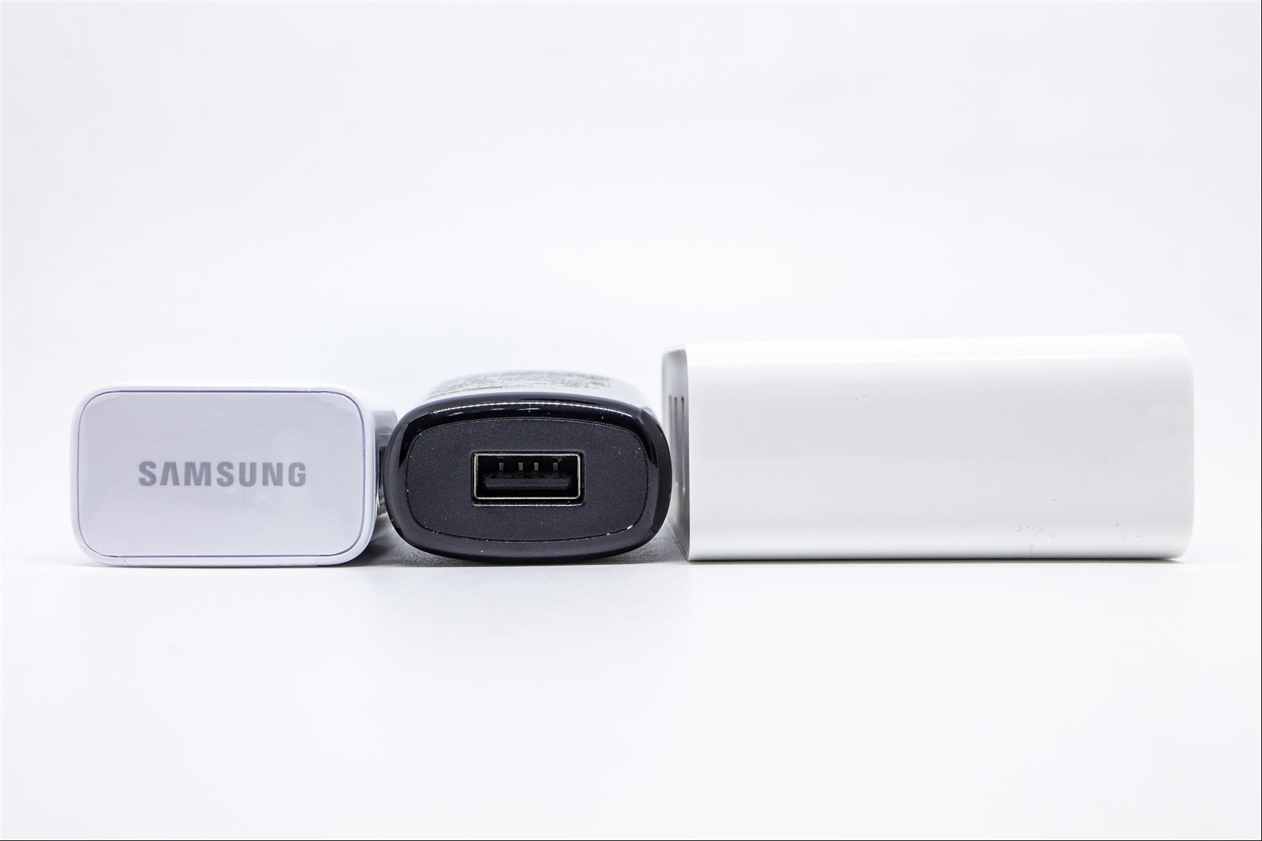 [3C 開箱] 小米 4 Port USB 充電器，輕巧好攜帶，外出必備充電周邊