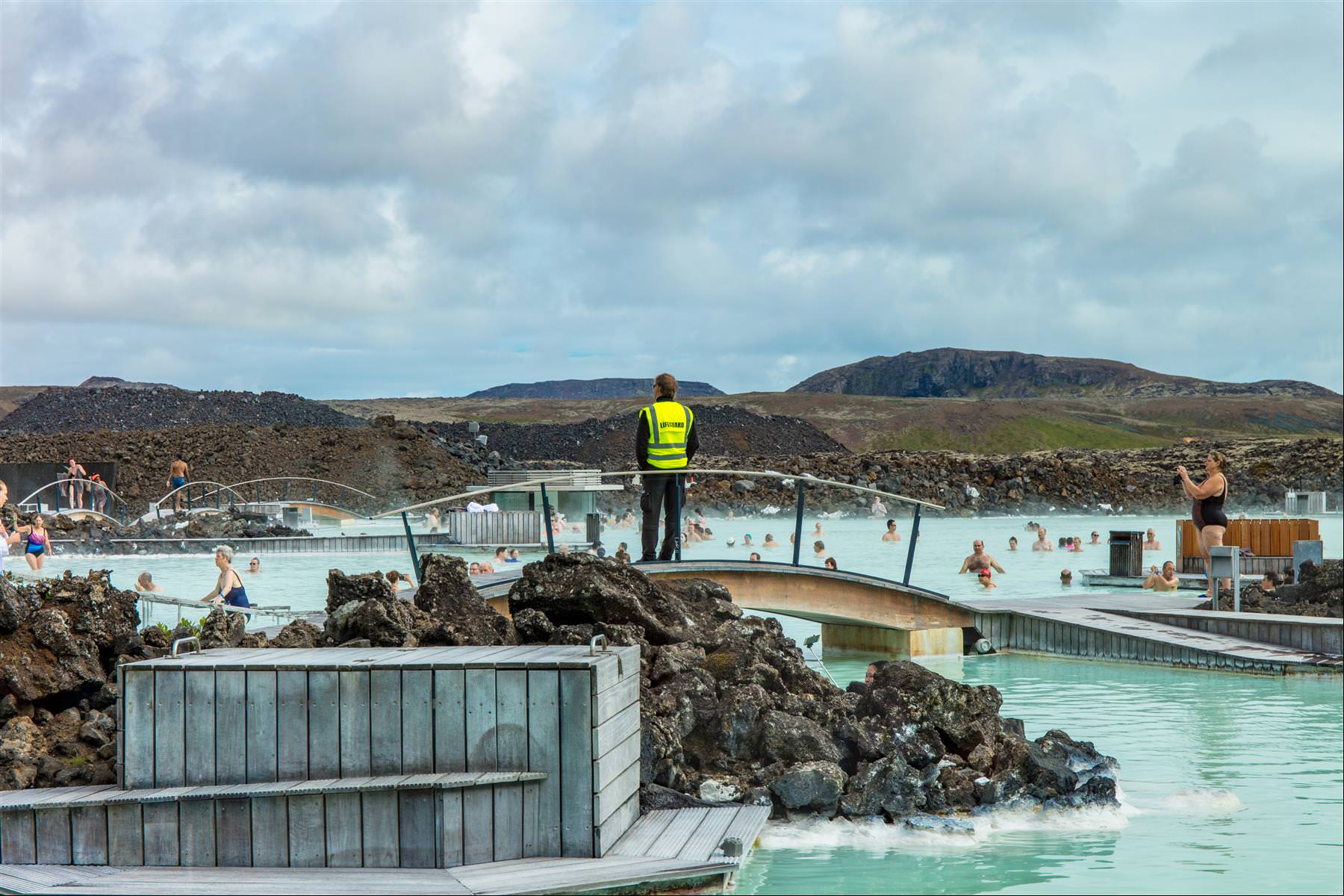 [冰島/西南] 藍湖行李寄放 , 置物櫃如何操作 , 以及防水相機推薦 。