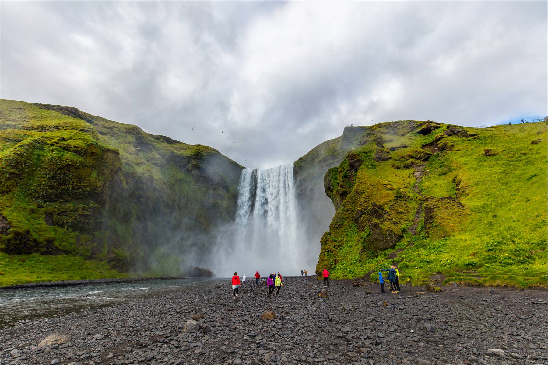 [冰島/南岸] Skogafoss 斯科嘉瀑布 ，又稱彩虹瀑布，全冰島最雄偉瀑布之一