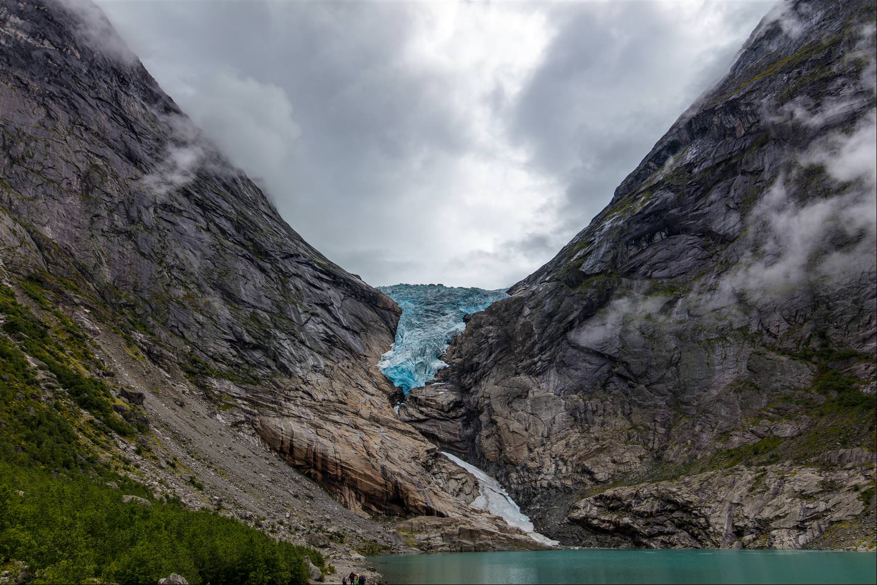 布里斯達爾冰河 Briksdal Glacier