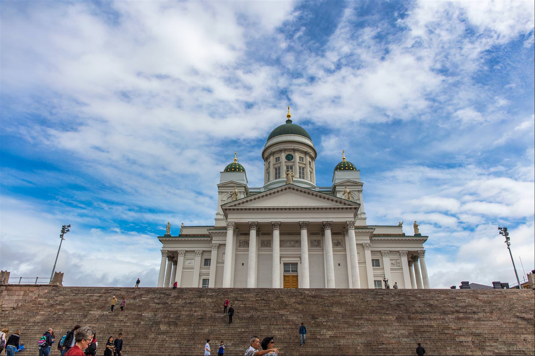 [巨大旅遊] 北歐五國 17 日旅程第 06 日 – 赫爾辛基議會廣場、西貝流斯公園、岩石教堂