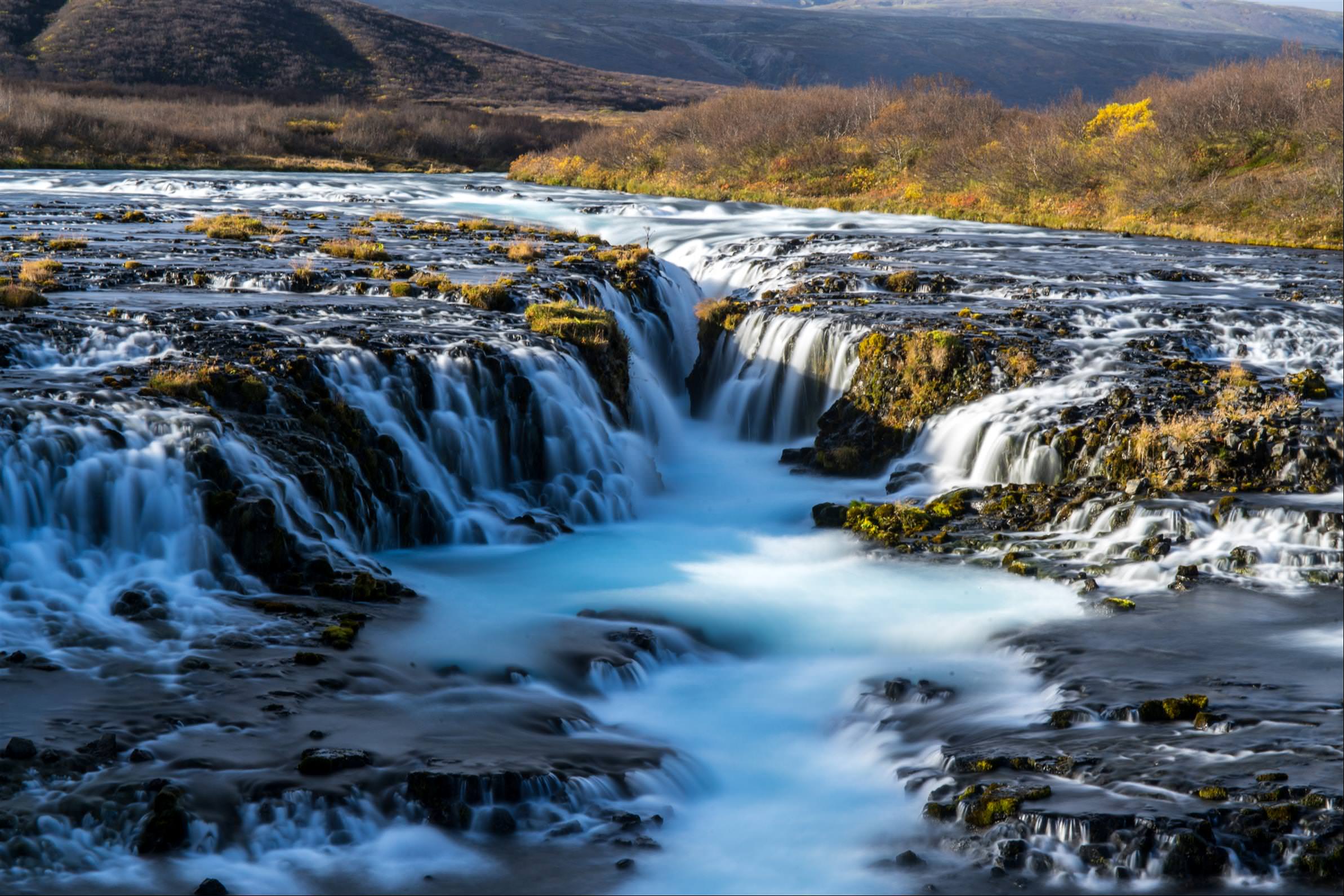 [冰島/西南] Bruarfoss Waterfall 藍色秘境瀑布 ，隱身於 37 號公路旁秀氣的瀑布