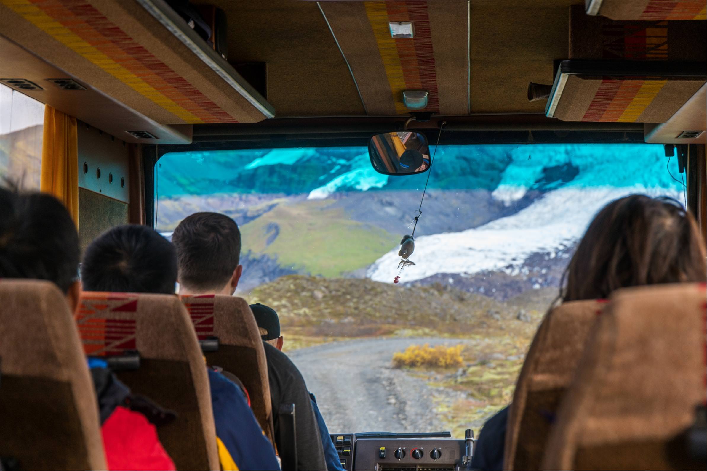 [冰島/教學] 冰川健行 Glacier Hikes 訂票、體驗、教學，冰島熱門體驗戶外活動。