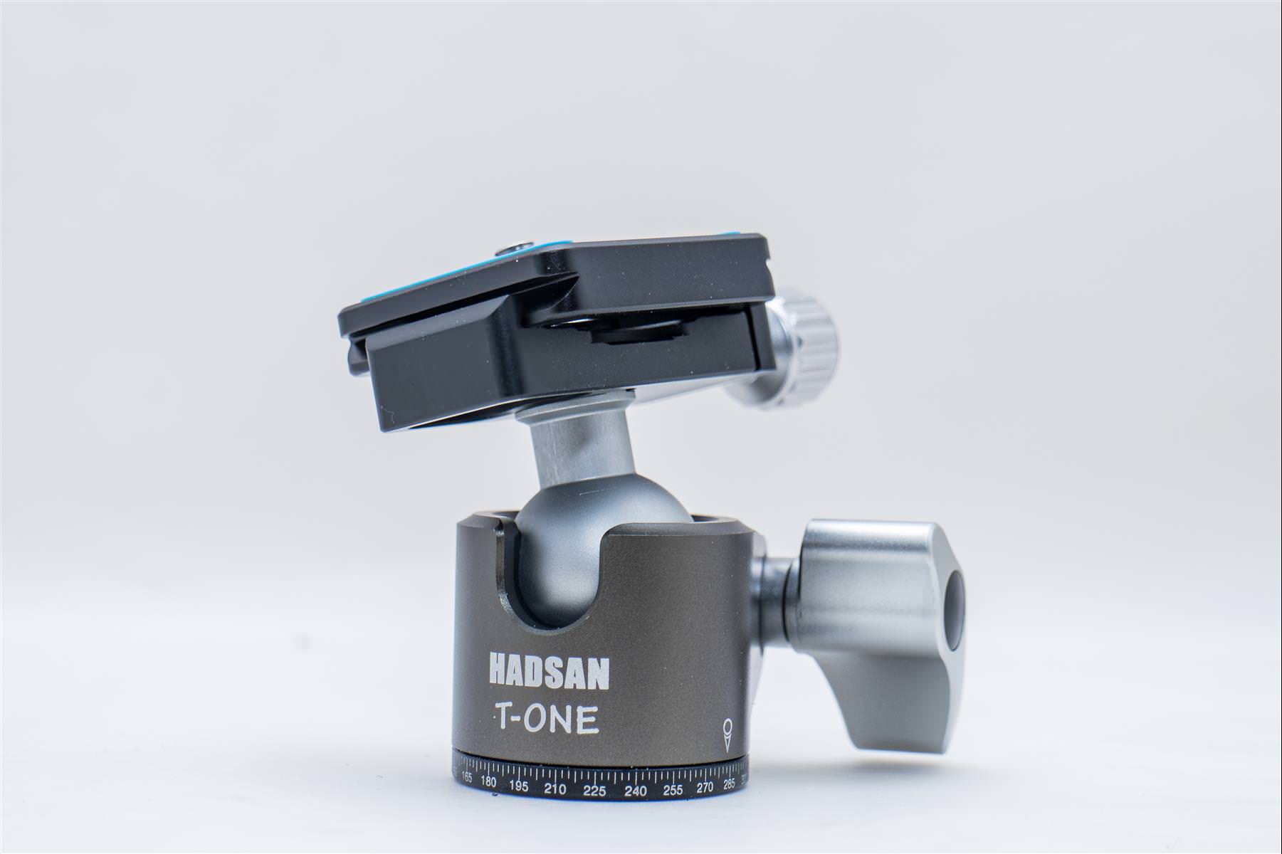 [玩攝影64] HADSAN T-ONE 輕便碳纖維腳架，淨重 900g，最高 150cm，微單、手機適用