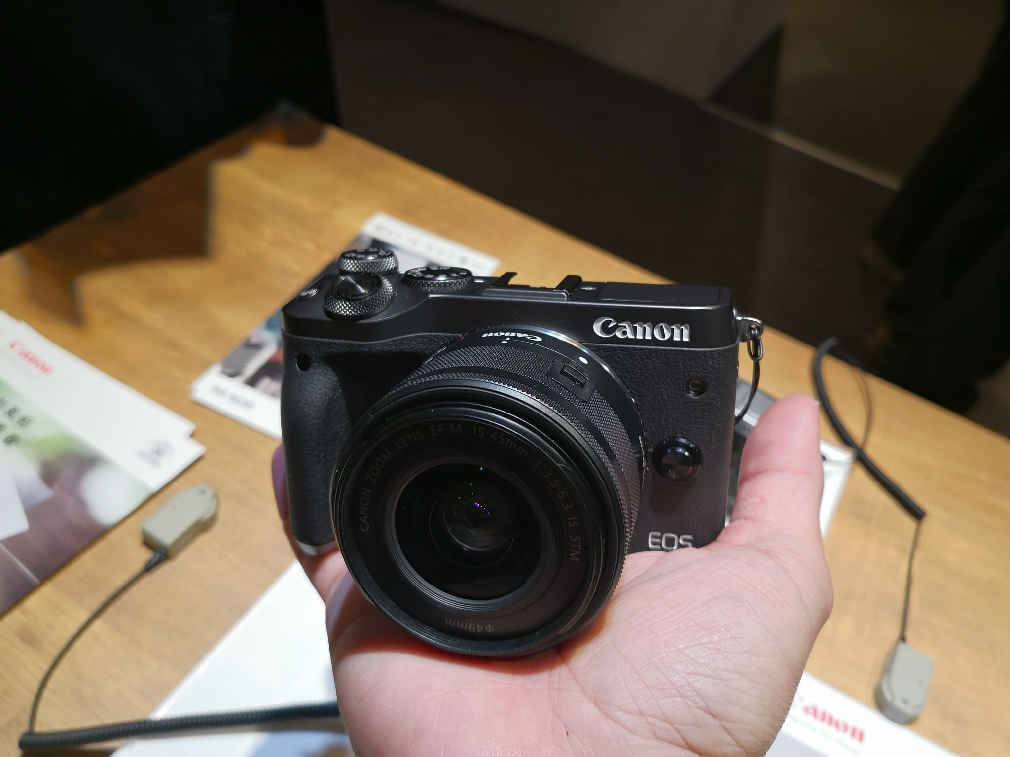 [比攝影91] Canon EOS M 推薦 ，幫你一次比較 Canon M5 / M6 / M100 ，推最薦 EOS M6