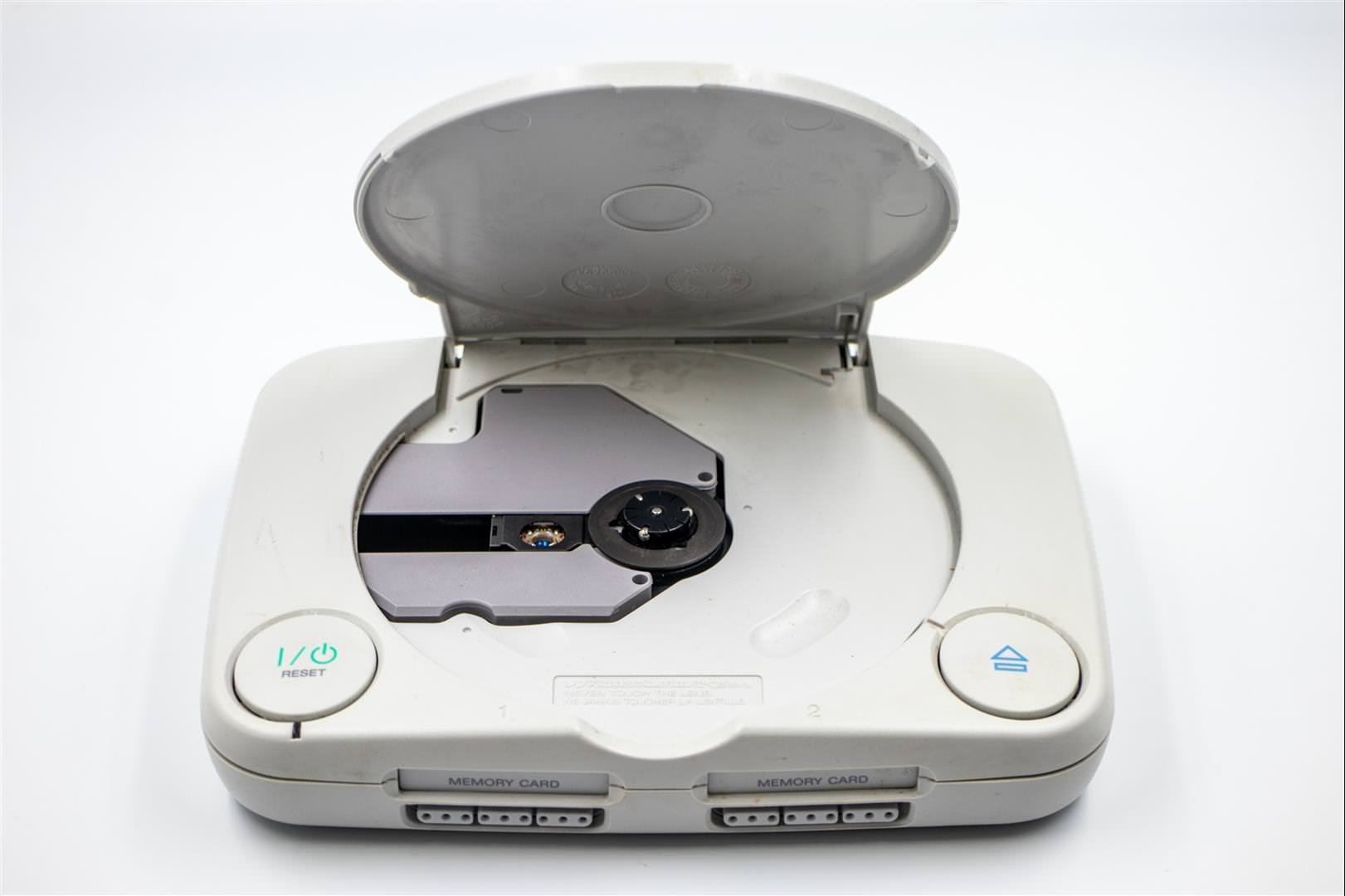 [3C 開箱] PlayStation Classic 收藏復刻板開箱，收錄 20 款遊戲，滿滿的人生回憶