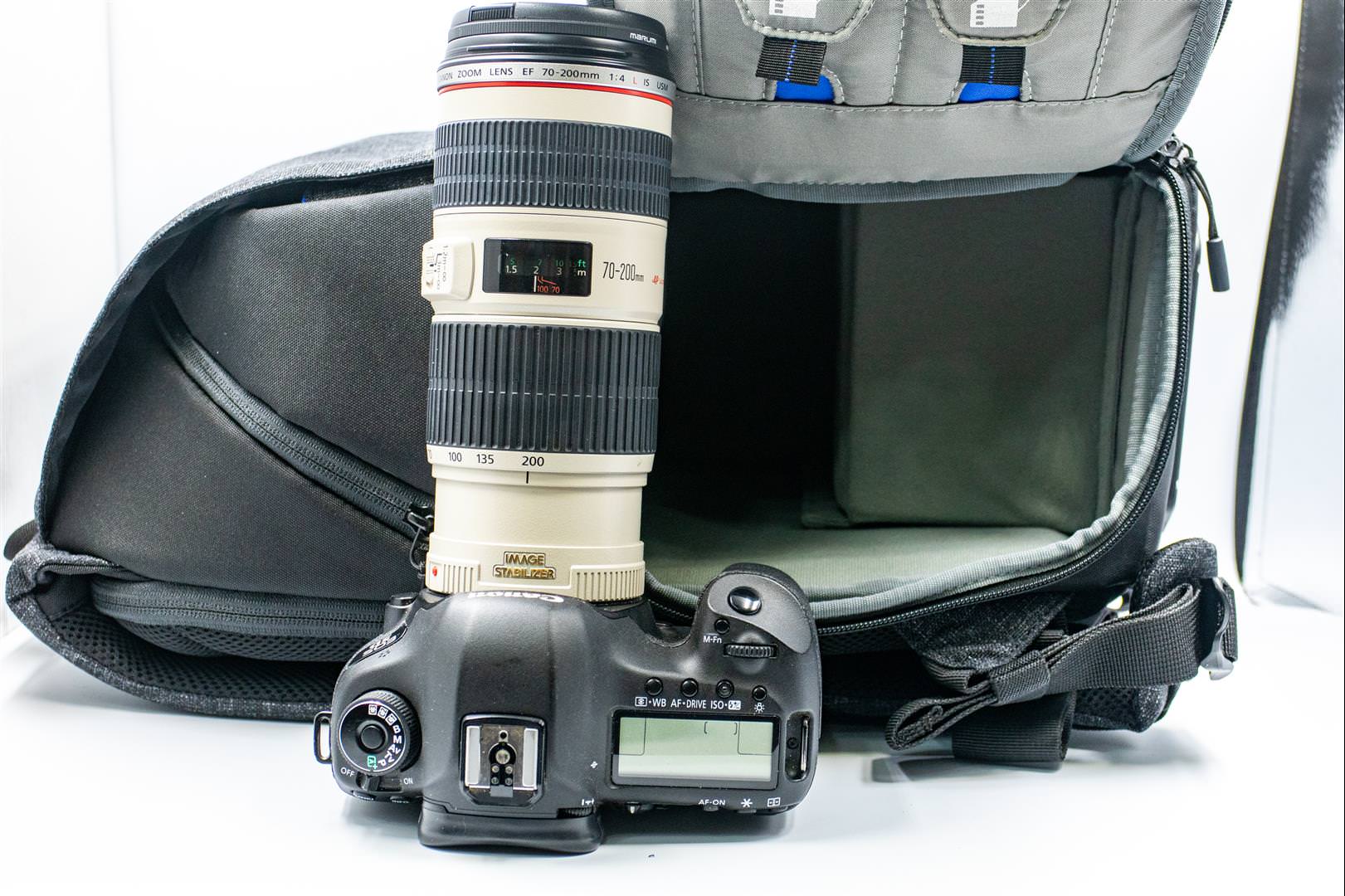 [玩攝影80] BENRO Traveler-200 百諾行攝者後背包，13 吋筆電一機二鏡輕巧使用