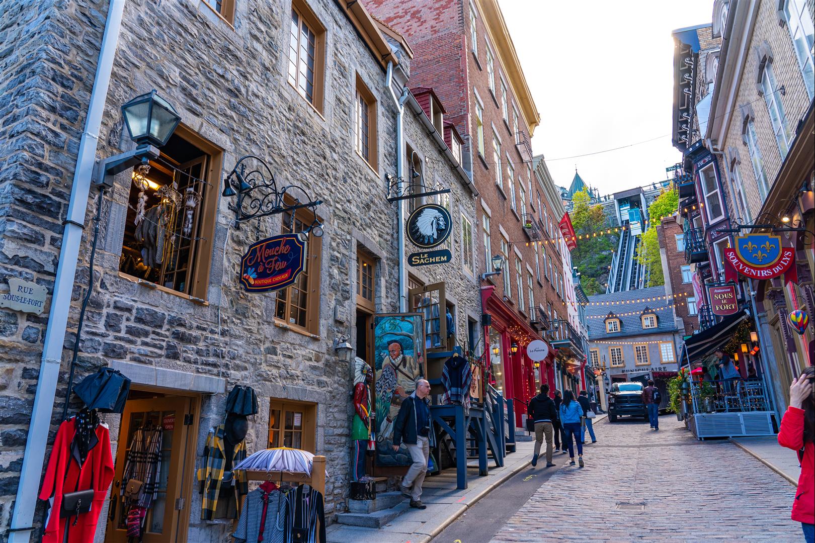 [加拿大/魁北克] 魁北克景點 ,魁北克大壁畫、小香普蘭街、芳堤姨城堡、畫家巷
