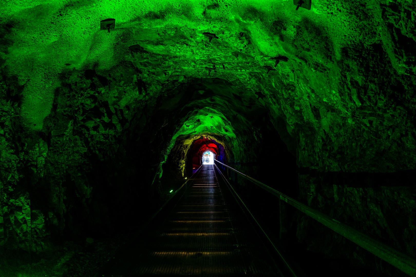[奧地利/格拉茲] 格拉茲城堡山 ，格拉茲最高點，欣賞黃昏日落景點，炫麗城堡山隧道