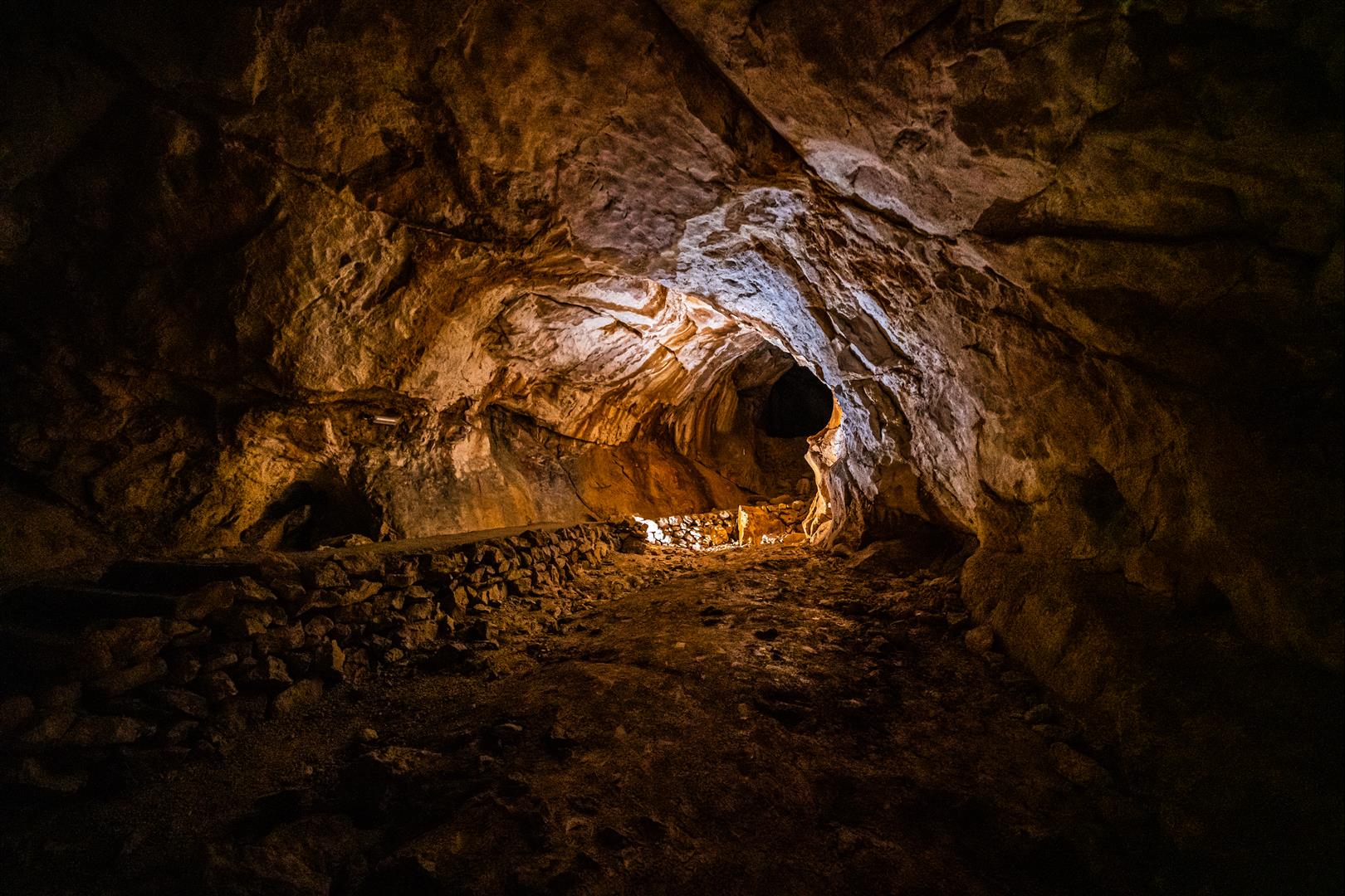 [奧地利/哈斯塔特] 達克斯坦猛瑪洞 ，哈斯塔特旁最大、最壯觀的山壁裡的洞穴探險