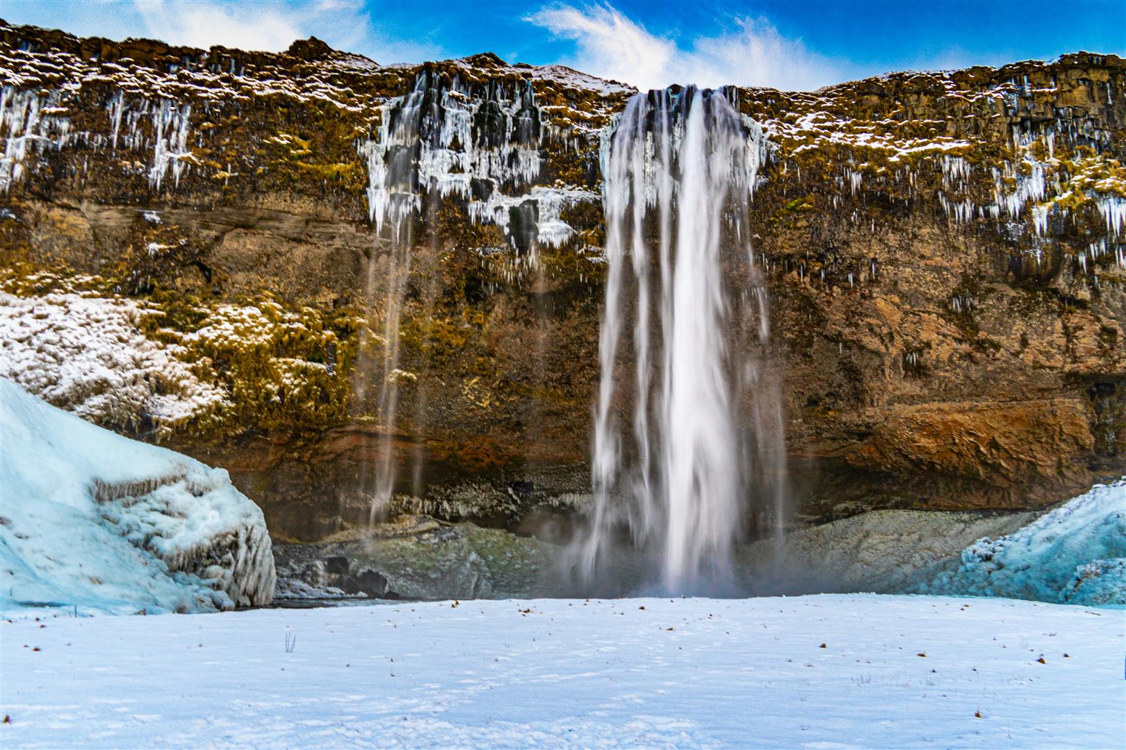 冰島白色歐羅拉10日之旅 - 藍冰洞．冰川健行．藍湖溫泉．羽毛峽谷