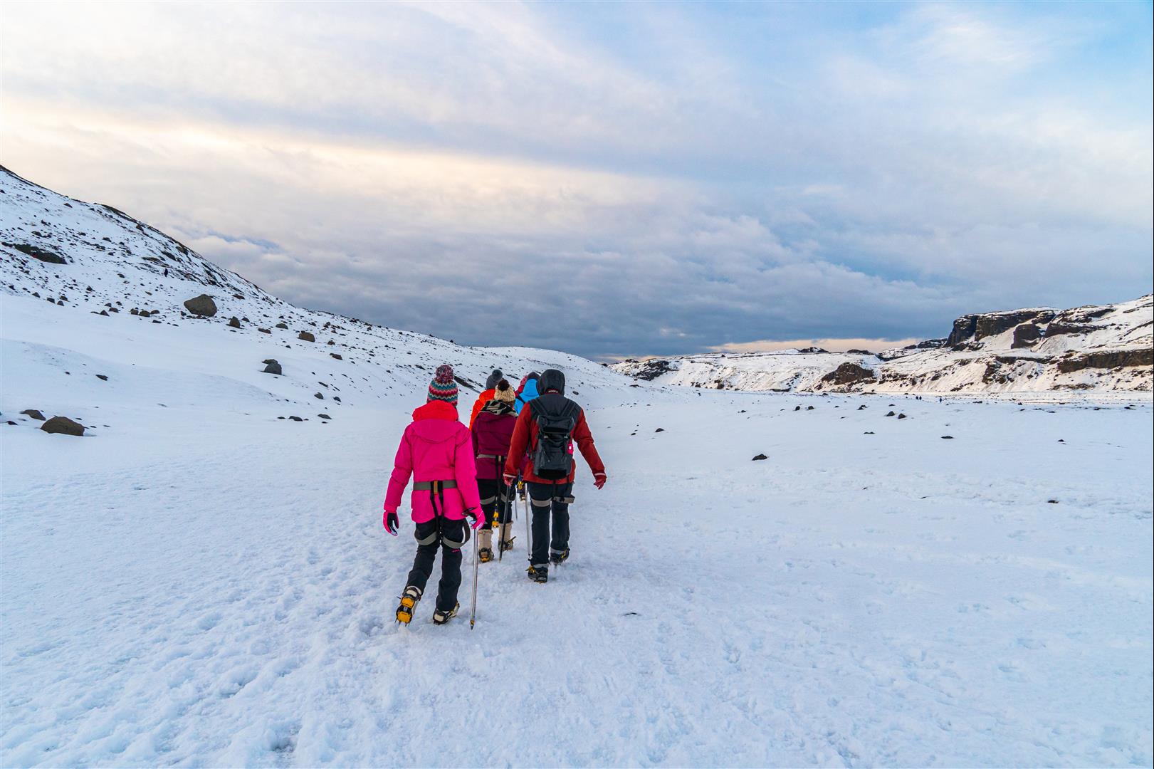 冰島白色歐羅拉10日之旅 - 藍冰洞．冰川健行．藍湖溫泉．羽毛峽谷