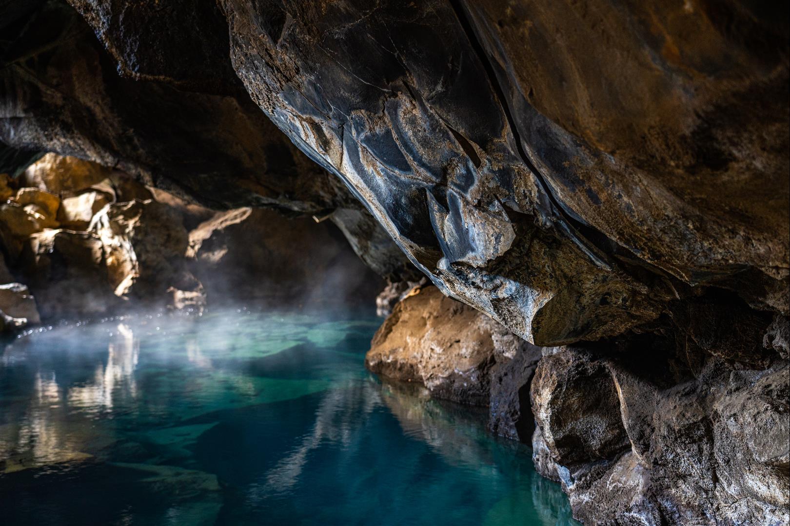 洞穴溫泉 Grjótagjá cave