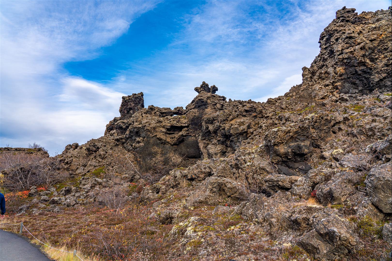 [冰島/北岸] 黑色城堡 Dimmuborgir ，地獄與人間的交界，冰島奇特火山景觀地形