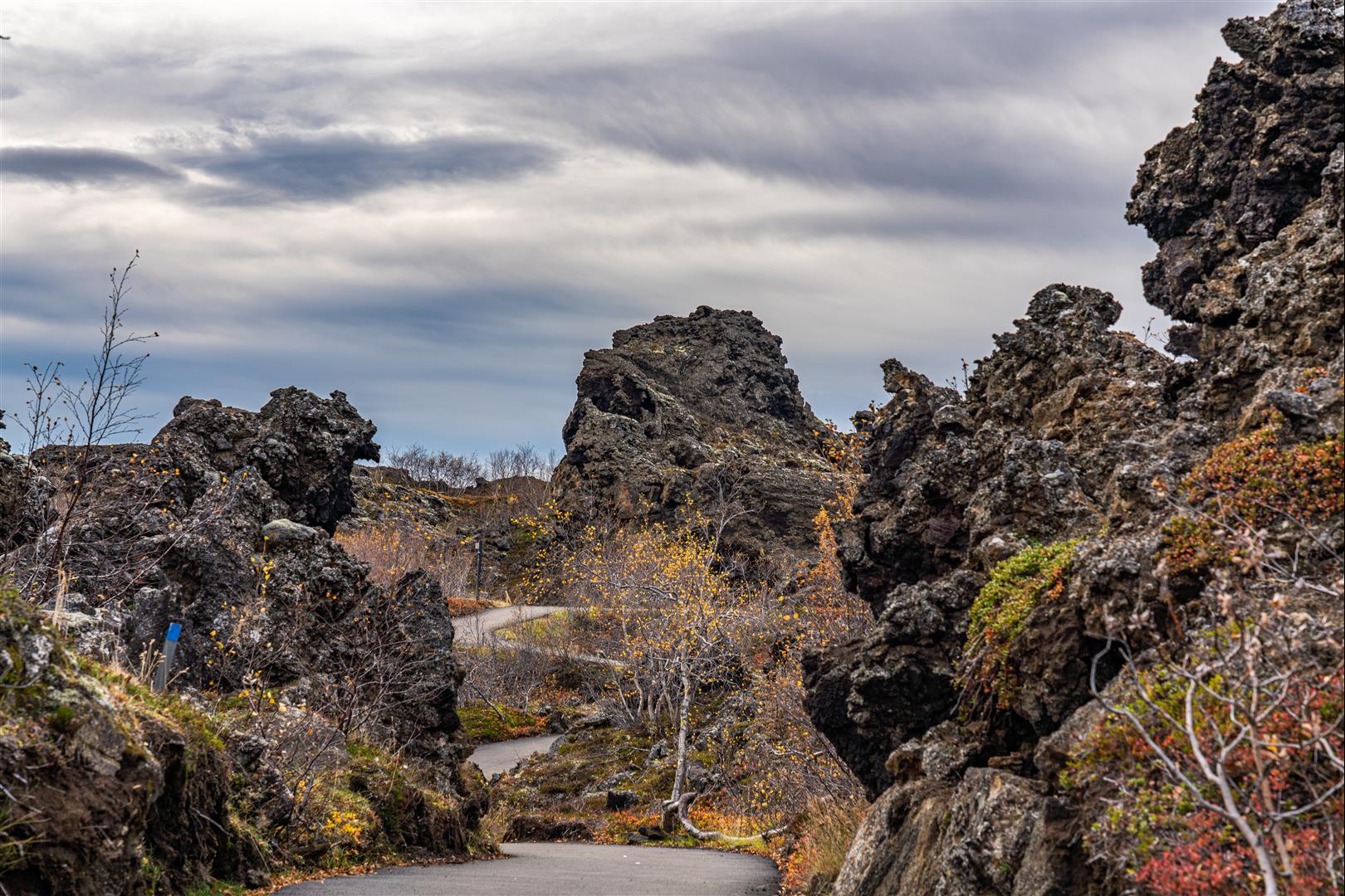 [冰島/北岸] 黑色城堡 Dimmuborgir ，地獄與人間的交界，冰島奇特火山景觀地形