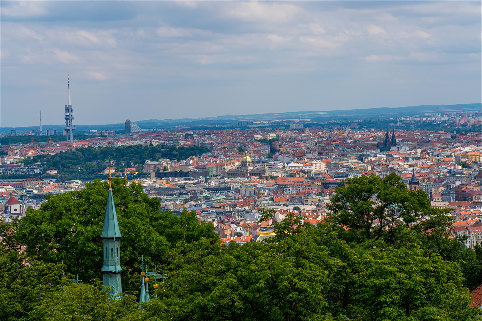[捷克/布拉格] 佩特任瞭望塔 ，布拉格老城區山丘，登塔 360 度欣賞布拉格市景
