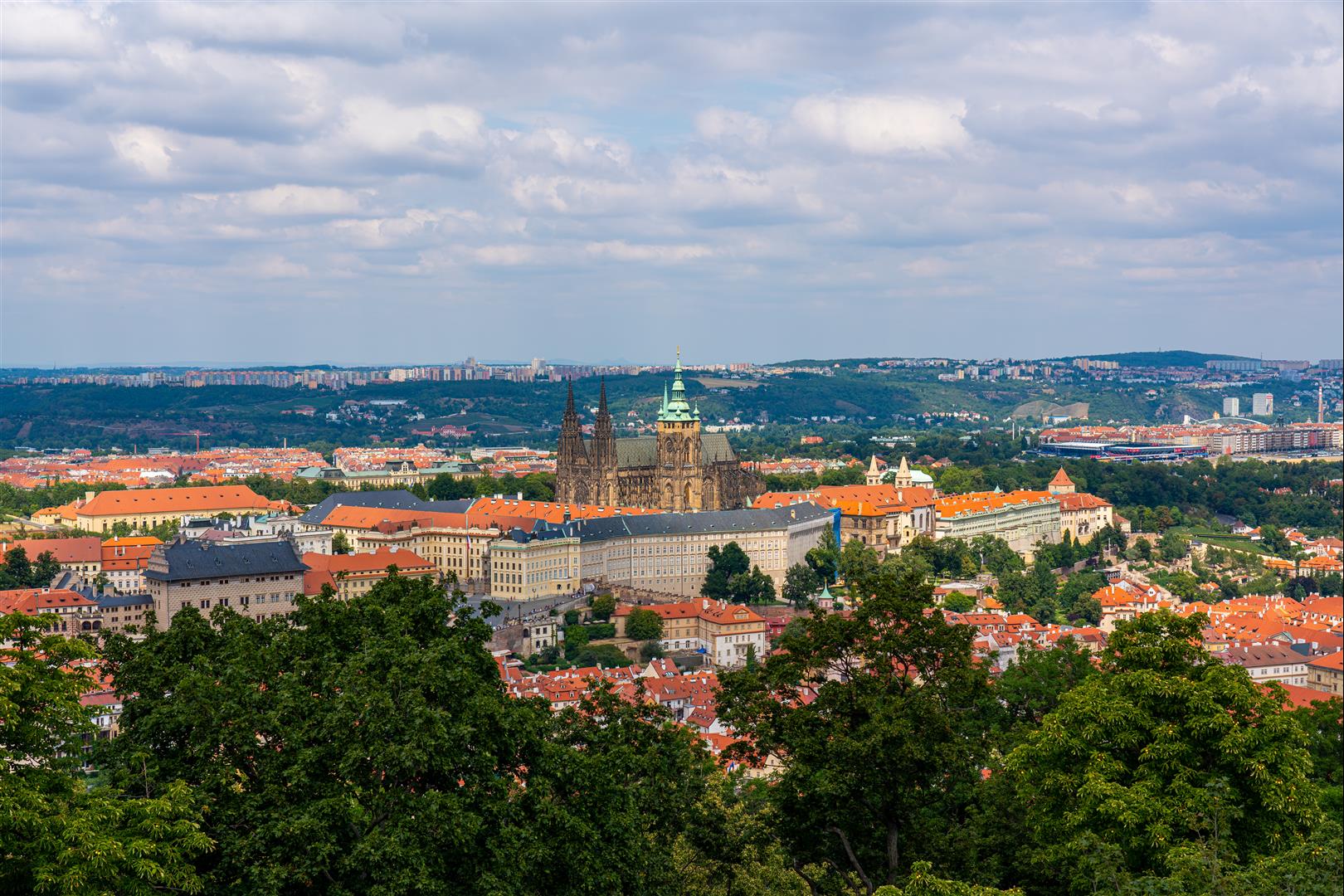[2019 中歐攝影旅行] Day14 – 布拉格、佩特任山丘、斯特拉霍夫修道院圖書館、佩特任瞭望台