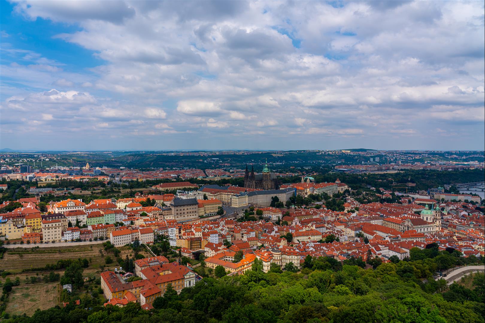 [2019 中歐攝影旅行] Day14 – 布拉格、佩特任山丘、斯特拉霍夫修道院圖書館、佩特任瞭望台