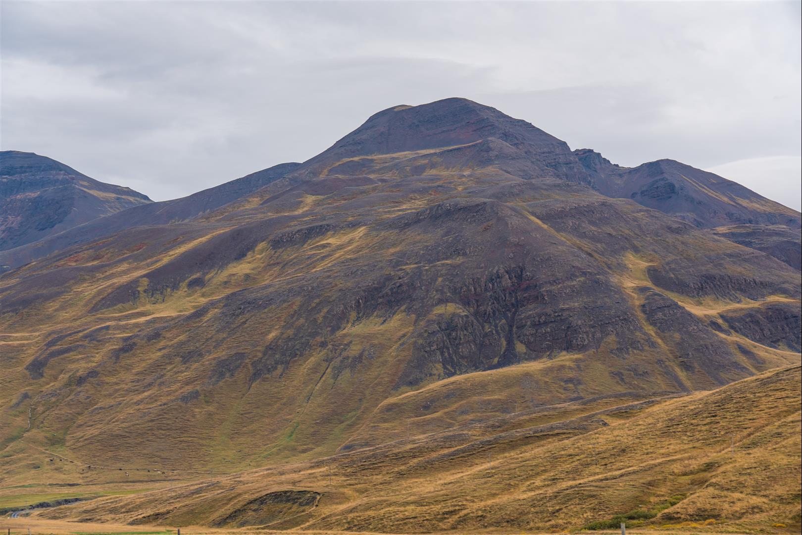 [冰島] 2019 冰島極光自助旅行 Day03 – 華姆斯唐吉、巨人峽谷、草屋博物館、阿克雷里