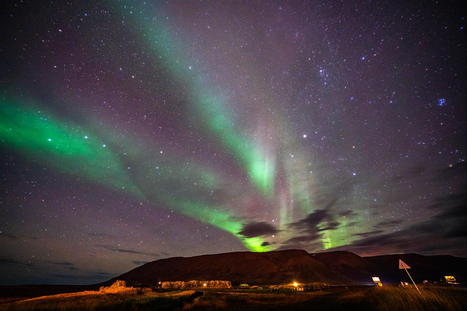 [冰島] 2019 冰島極光自助旅行 Day06 – 93 號最美山路、冒險王小鎮、黑色城堡、阿克雷里、霍夫索斯
