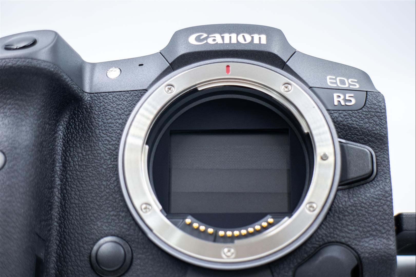 [比攝影107] Canon EOS R5 開箱 - 滿滿跨世代規格誠意之作，重新看待 Canon 產品定位