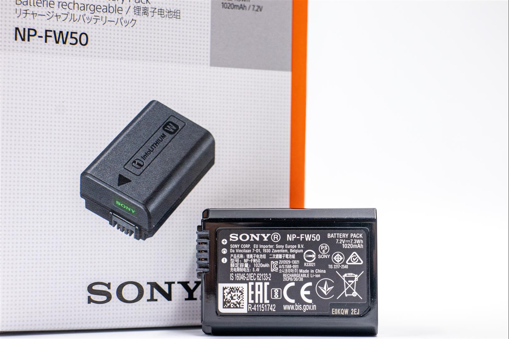 [比攝影111] Sony ZV-E10 開箱，樂拍一天手持握把組告，主打影片創作而設計