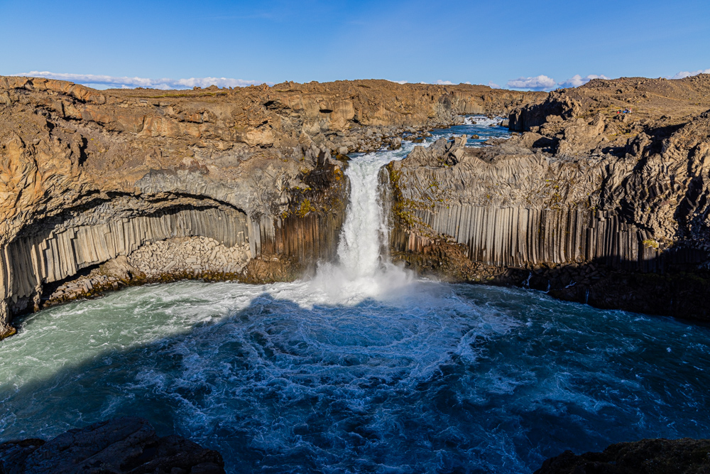 [冰島/北岸] 新娘婚紗瀑布 Aldeyjarfoss，就像新娘背影的瀑布景觀