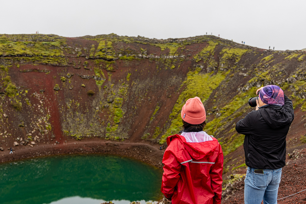 [2023 冰島環島 16 日] Day03 冰島南岸、火口湖、塞里雅蘭瀑布、斯科加瀑布、黑沙灘