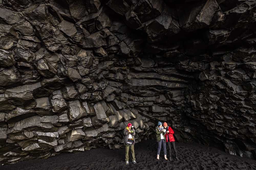 [2023 冰島環島 16 日] Day03 冰島南岸、火口湖、塞里雅蘭瀑布、斯科加瀑布、黑沙灘