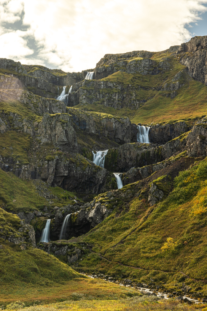 Klifbrekku Waterfall 多層瀑布