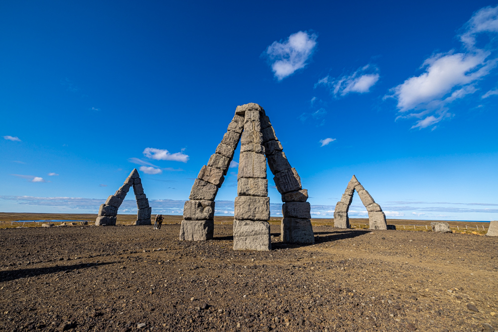 [2023 冰島環島 16 日] Day08 冰島巨石陣 Artic Henge 與黛提瀑布 Dettifoss