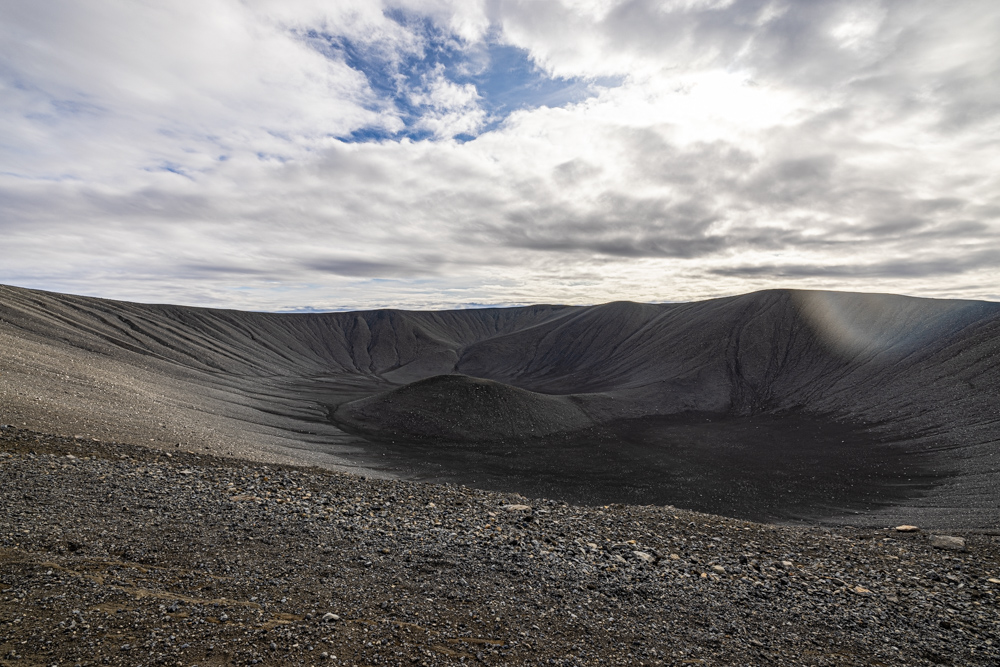 [2023 冰島環島 16 日] Day09 地熱區、惠爾火山、洞穴溫泉、黑色城堡
