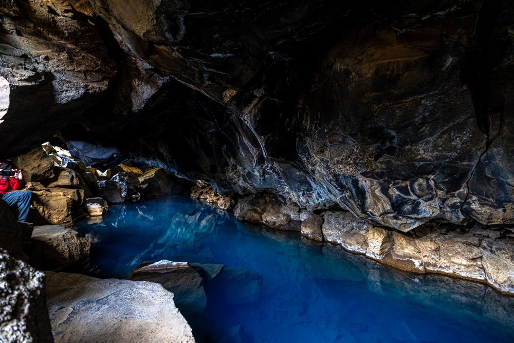 [2023 冰島環島 16 日] Day09 地熱區、惠爾火山、洞穴溫泉、黑色城堡