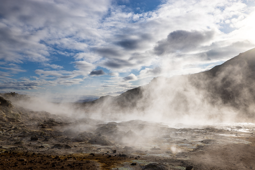 [2023 冰島環島 16 日] Day09 地熱區、惠爾火山、洞穴溫泉、黑色城堡