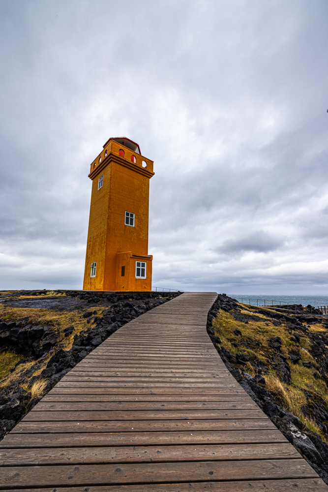 [2023 冰島環島 16 日] Day15 教堂山、極西角燈塔、阿爾納斯塔皮、沉船灣、黑教堂