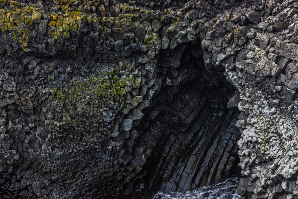 [2023 冰島環島 16 日] Day15 教堂山、極西角燈塔、阿爾納斯塔皮、沉船灣、黑教堂