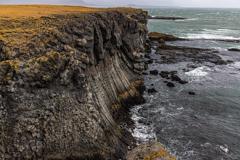 [2023 冰島環島 16 日] Day15 教堂山、極西角燈塔、阿爾納斯塔皮、沉船灣、黑教堂