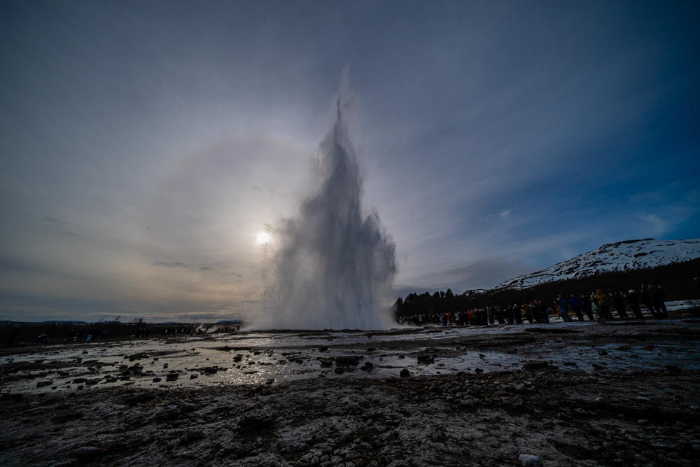 [2024/03 冰島環島] Day03 冰島金圈、火口湖、間歇泉、辛格維爾國家公園、黃金瀑布