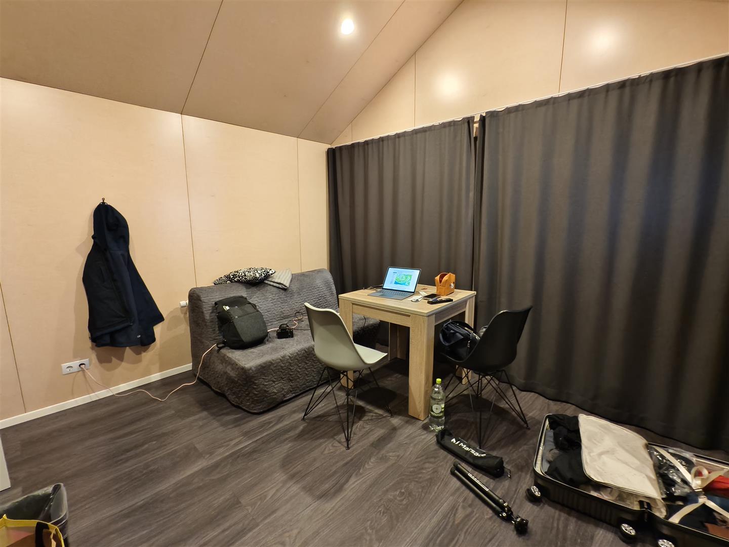 [2024/03 冰島環島] Day03 冰島金圈、火口湖、間歇泉、辛格維爾國家公園、黃金瀑布