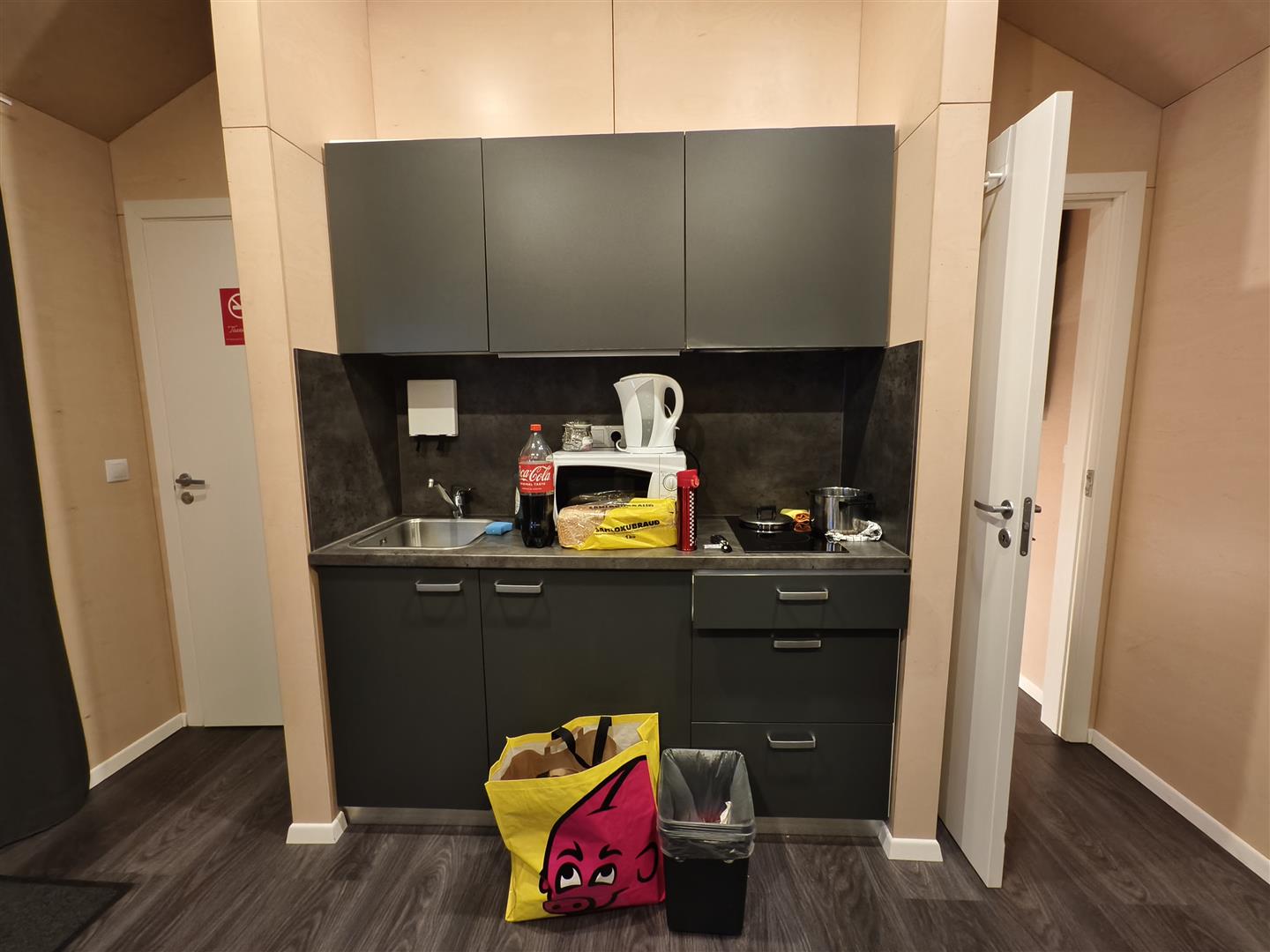 [2024/03 冰島環島] Day03 冰島金圈、火口湖、間歇泉、辛格維爾國家公園、黃金瀑布