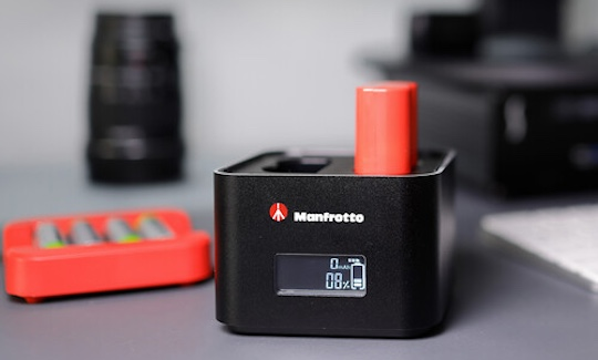 [3C NEWS] Manfrotto 推出 EN-EL15c 副廠電池，這設計很可以啊