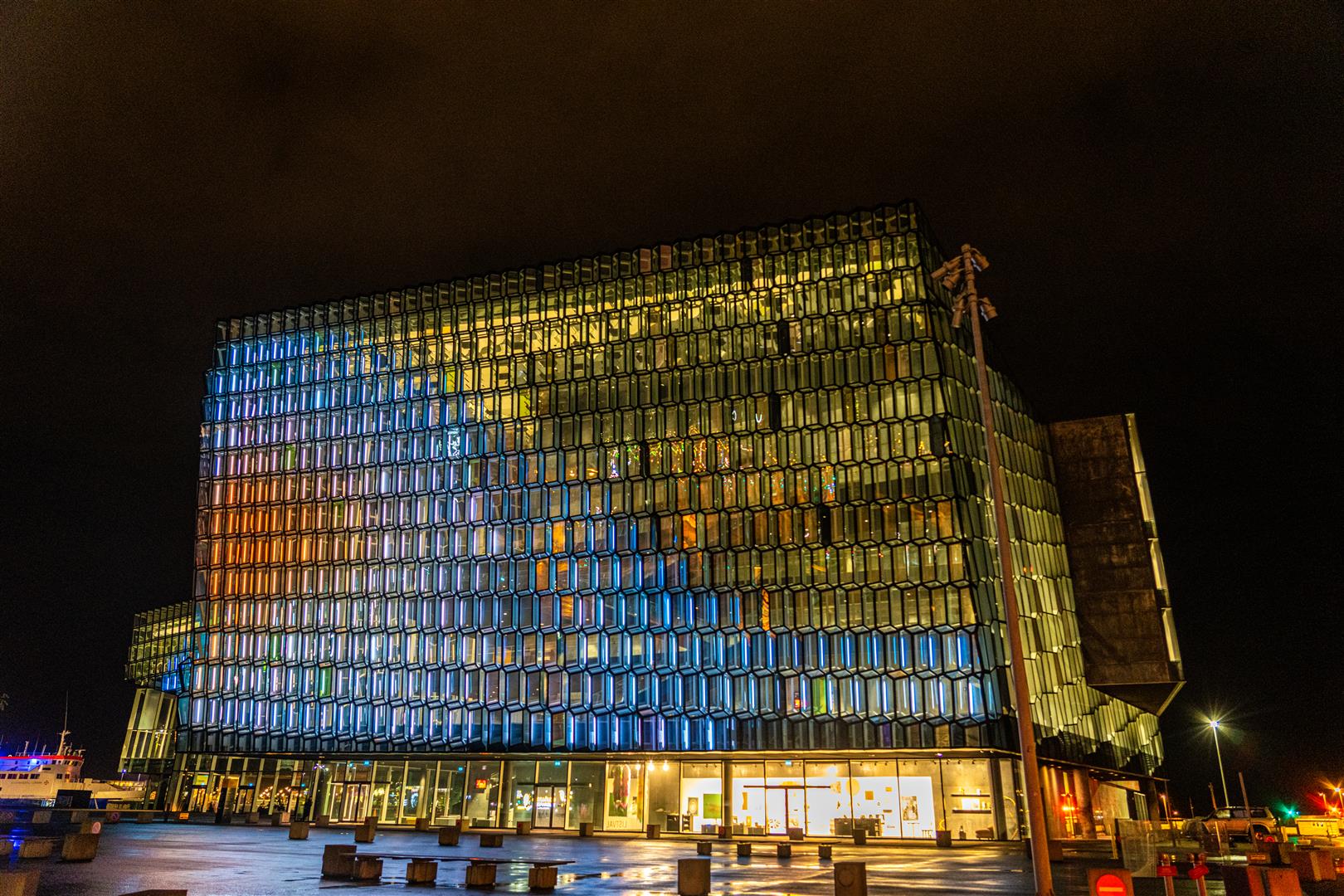 [旅行團行程] 冰島 - 冰與火之國 環島⾏ 夢幻北極光10⽇