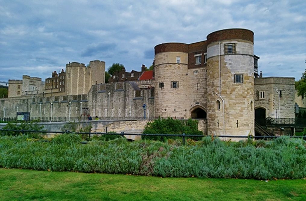 [旅行團行程] 冰島 - 冰與火之國 環島⾏ 夢幻北極光10⽇