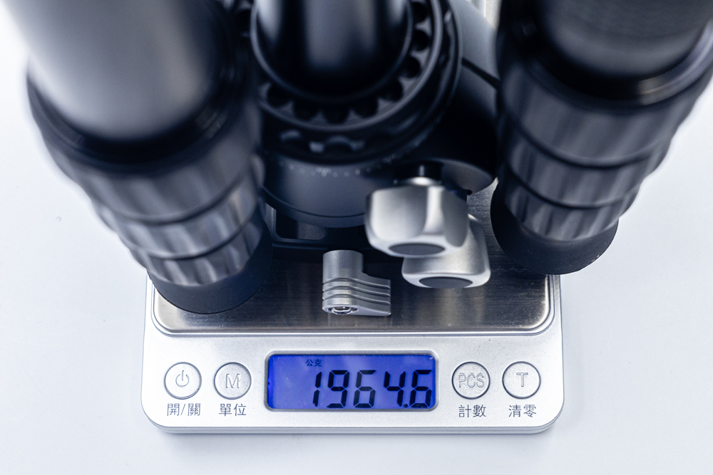 [玩攝影124] AOKA TK-PRO 294CL 4 節反折碳纖維三腳架，181cm，承載 16KG